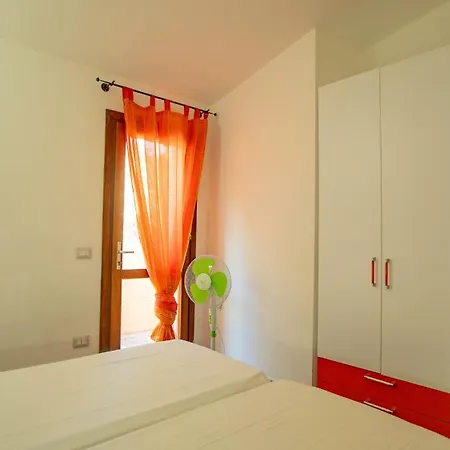 Li Chessi Arancio Piscina Pace E Vista Mare